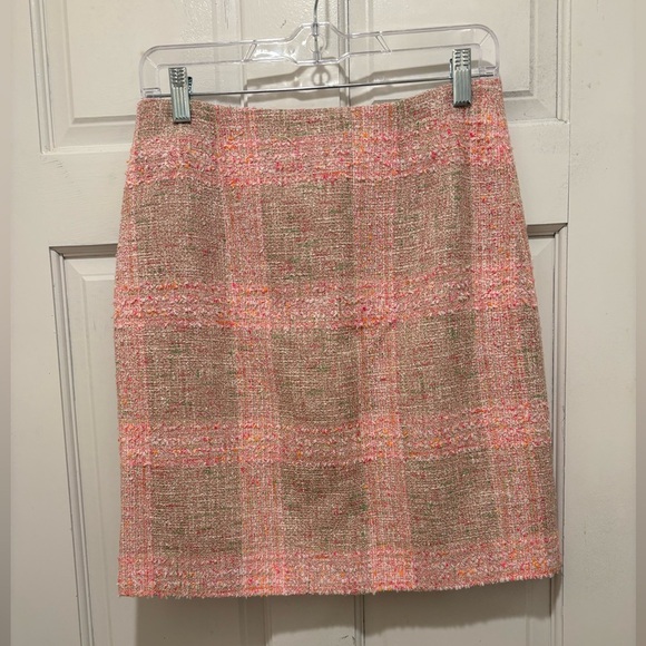 Elegant Tweed Pencil Skirt in Pink and Brown - Picture 2 of 5